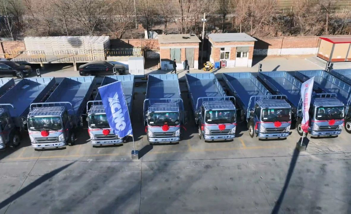 凯时娱乐轻卡新能源运输车批量交付山东客户